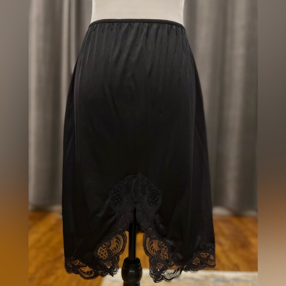 Carroll Reed black satin half slip skirt - Picture 2 of 6